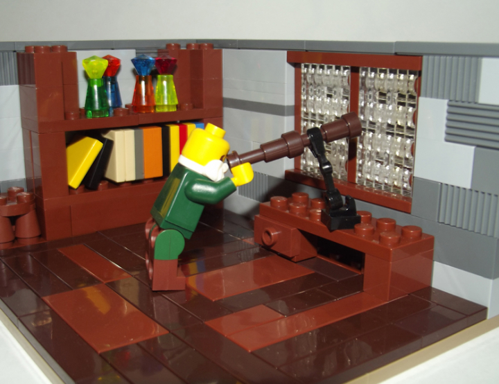 LEGO MOC - Because we can! - Galileo Galilei's Telescope: Галилео смотрит в телескоп, но, что то не то. Наверное нужны другие линзы...