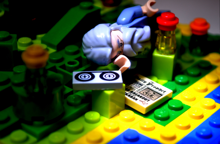 LEGO MOC - Because we can! - Discovery Island: Тут и Менделеев вздремнув наконец-то придумал таблицу...