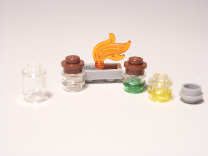 LEGO MOC - Because we can! - Accidental Discovery: Горелка, пробирки с реагентами и та самая колба.