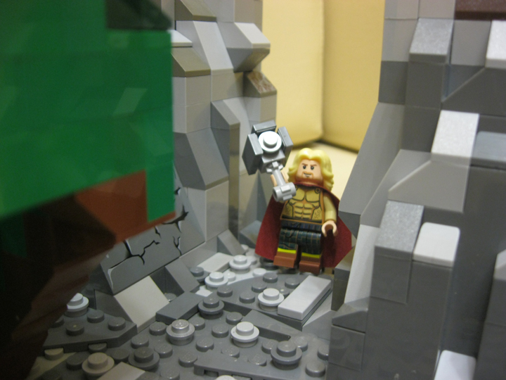 LEGO MOC - Heroes and villians - Mighty Thor vs The Cave Reptile