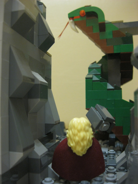 LEGO MOC - Heroes and villians - Mighty Thor vs The Cave Reptile
