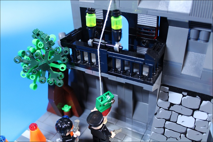 LEGO MOC - Heroes and villians - Killer has been punished.