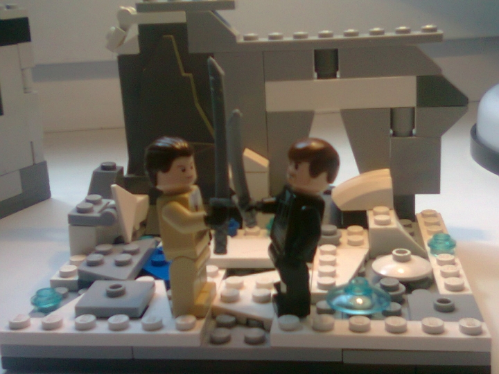 LEGO MOC - Heroes and villians - League of Assassins Lair from the 'Batman:Begins': брюс вэйн в схватке с Анри Дюккардом на льдах гор<br />