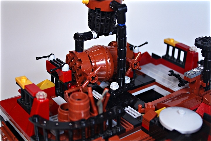 LEGO MOC - Steampunk Machine - Royal armoured train of Blackferrum's army: Сверху над всем парит пушка, держащаяся на очень сложном механизме, придуманном лучшими инженерами в Королевстве!