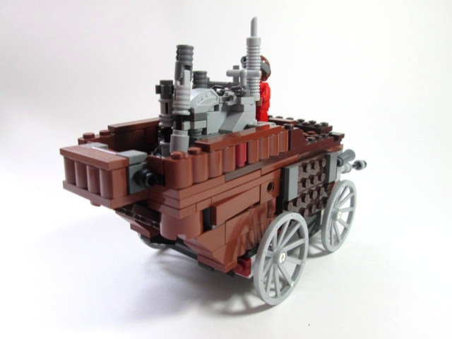 LEGO MOC - Steampunk Machine - Колесная машина: Колесная машина с видом спереди-сбоку. Изначально именно эта фотография должна была быть с нанесенными спецэффектами, но не сложилось. Именно с этого ракурса можно рассмотреть большую часть корпуса машины.
