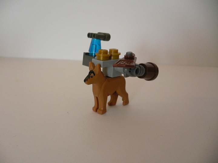 LEGO MOC - Steampunk Machine - Flying Steamship: Летающая собака.<br />
Овчарка Рекс принадлежит профессору.
