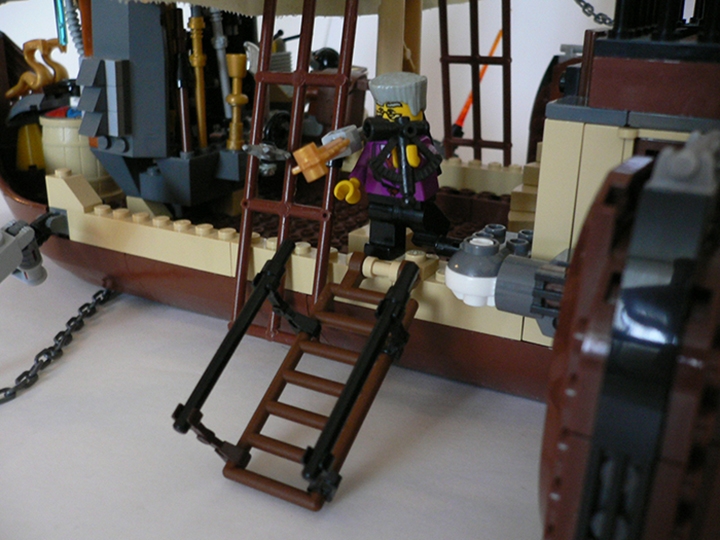 LEGO MOC - Steampunk Machine - Flying Steamship: Его можно отодвинуть и разложить небольшой трап с перилами. перила раскладные.