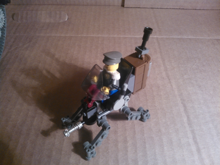 LEGO MOC - Steampunk Machine - Shock self-propelled gun: Модуль в боевом положении. Обеспечивает прикрытие установки при ее поражении, либо при заходе противника в тыл. Так же может выполнять функции разведки.