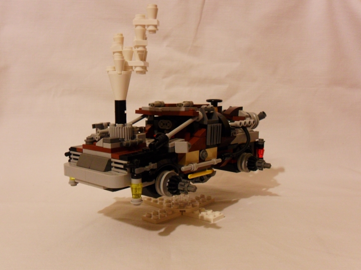 LEGO MOC - Steampunk Machine - DeLorean STEAM Machine: Теперь спереди, но без двигателей - так можно разглядеть модель более детально.