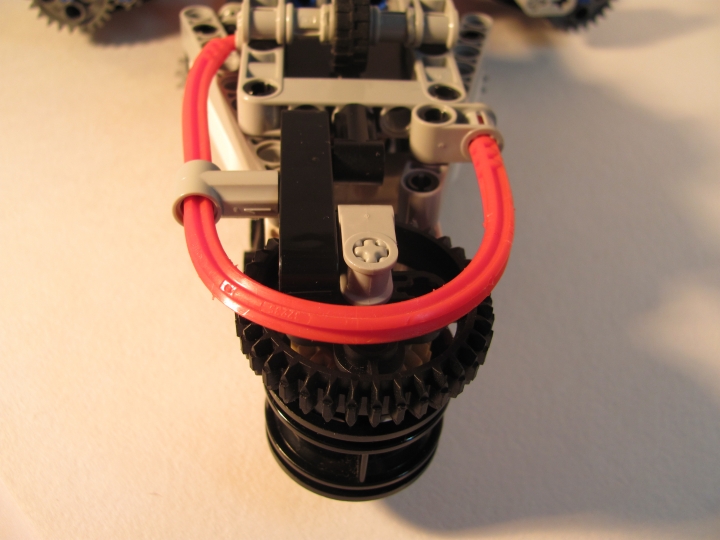 LEGO MOC - Steampunk Machine - Steampunk 'Persecutor': Снизу двигатель.