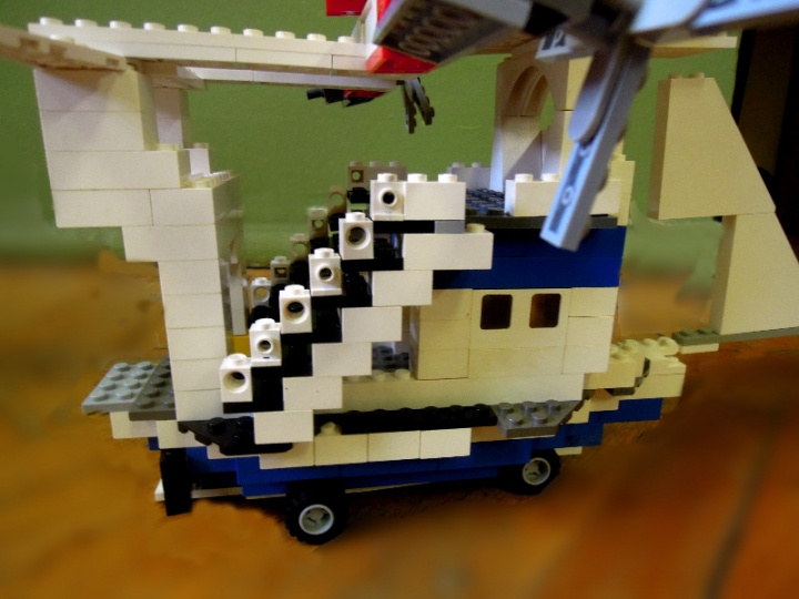 LEGO MOC - Mini-contest 'Zeppelin Battle' - Дирижабль для романтического путешествия или Небесный корсар