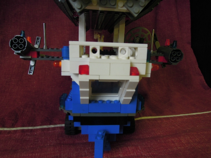 LEGO MOC - Mini-contest 'Zeppelin Battle' - Дирижаблекорабль для путешествий.: Эти двигатели после взлёта могут поворачиваться и управлять движением дирижабля в нужном направлении и на нужной высоте.