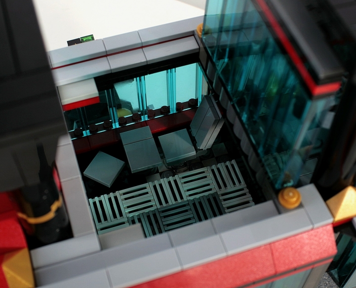 LEGO MOC - Mini-contest 'Zeppelin Battle' - Needle: А вот перед нами одно из пассажирских кресел и столик у окна.