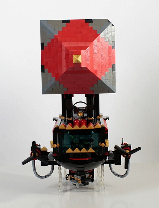 LEGO MOC - Mini-contest 'Zeppelin Battle' - Needle: Наш дирижабль имеет зеркала заднего вида и оснащен двумя чудо двигателями, позволяющими быстро двигаться вперед, плавно набирать высоту. 