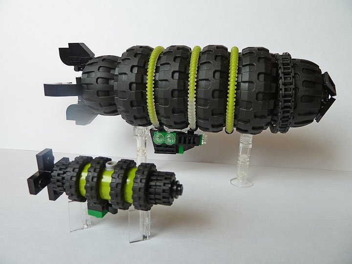 LEGO MOC - Mini-contest 'Zeppelin Battle' - Black Owlet - Чёрный Совёнок: P.S. Кроха 'Совёнок' в сравнении со старшим братом (http://bricker.ru/contests/32/entry/186/view/).