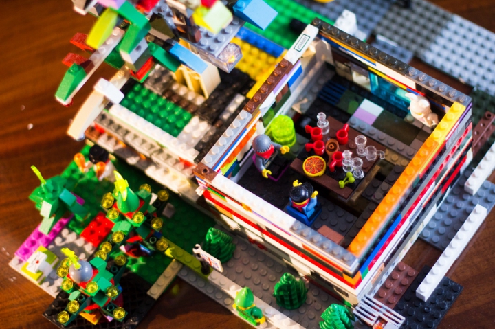 LEGO MOC - New Year's Brick 2014 - Дом и сад Деда Мороза