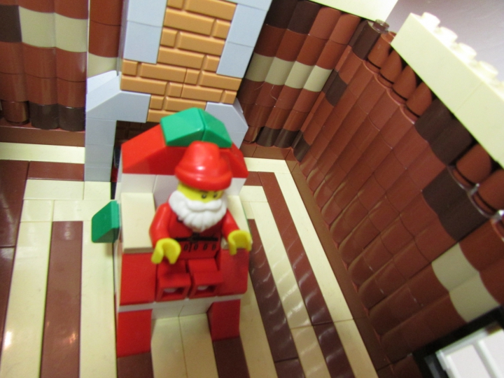 LEGO MOC - New Year's Brick 2014 - Мастерская чудес: Санта/Дед Мороз ближе
