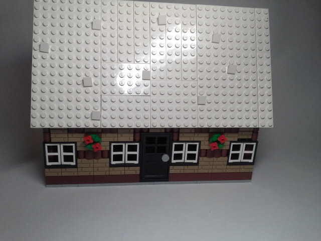 LEGO MOC - New Year's Brick 2014 - Мастерская чудес: Теперь к мастерской. Вид с разных сторон