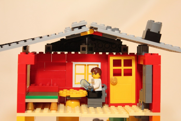 LEGO MOC - New Year's Brick 2014 - Новогодняя кондитерская лавка: врач кушает эскимо-лего