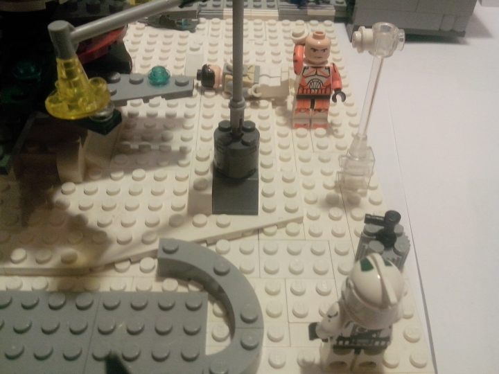 LEGO MOC - New Year's Brick 2014 - Новый Год, не только есть на нашей планете...: Кто-то играет в снежки...