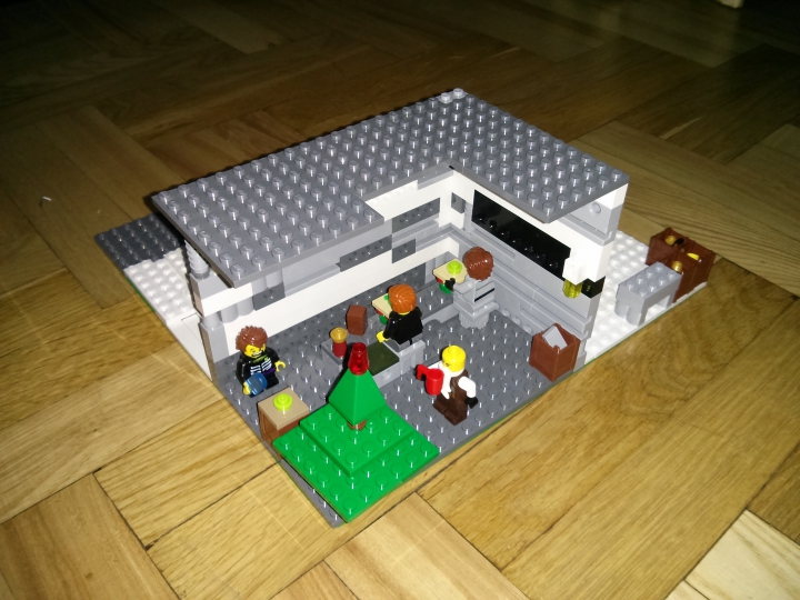 LEGO MOC - New Year's Brick 2014 - С Новым Годом!: Вид с зади.
