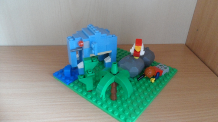 LEGO MOC - 16x16: Animals - Hunting on blue elephant