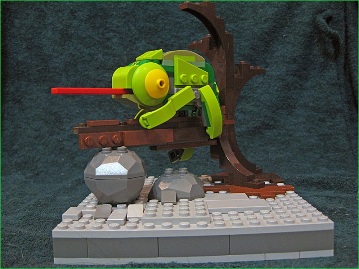 LEGO MOC - 16x16: Animals - Little Green Chameleon: Большущие очень подвижные глаза!