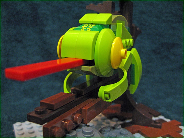 LEGO MOC - 16x16: Animals - Little Green Chameleon: Язык, способный стремительно вытягиваться почти на всю длину тела!