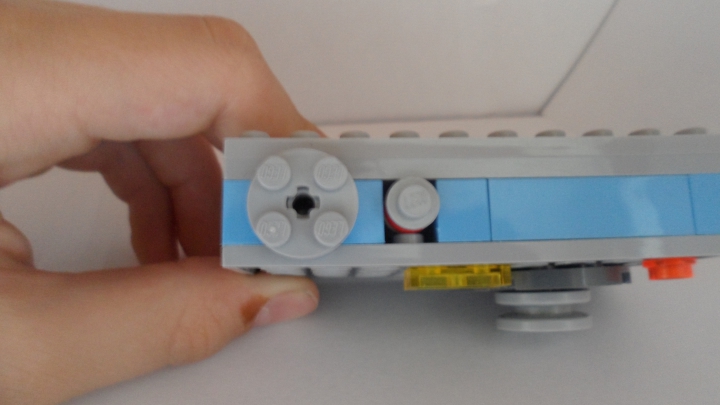 LEGO MOC - 16x16: Technics - Достижение 21 века: сенсорный фотоаппарат: Кнопка включения и фотографирования.
