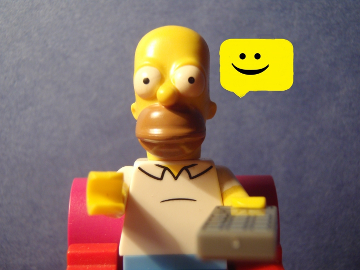 LEGO MOC - 16x16: Technics - Телевизор: гомер счастлив