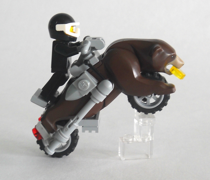 LEGO MOC - Mini-contest 'Lego Technic Motorcycles' - Мотоцикл 'Гризли': Пара характерных трюков.