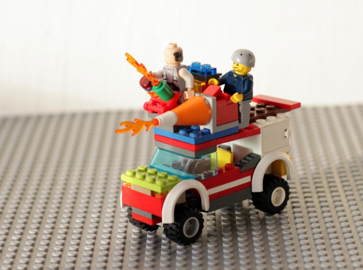 LEGO MOC - LDD-contest '20th-century military equipment‎' - Небольшая армия 20-го века.: Боевой джип вид спереди.