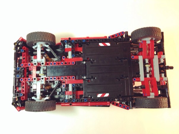 LEGO MOC - Technic-contest 'Car' - peugeot 205 t16 