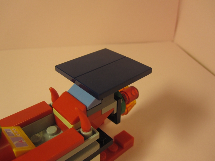 LEGO MOC - New Year's Brick 3015 - Почтовые Новогодние Сани: Солнечные батареи для зарядки приборной панели в включенном состоянии