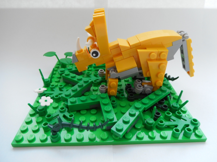 LEGO MOC - Jurassic World - И трицератопсы бывают маленькие...