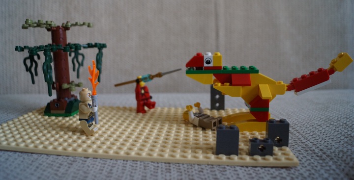 LEGO MOC - Jurassic World - Охота на динозавра