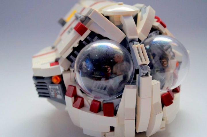 LEGO MOC - Submersibles - Подводный аппарат МП-1: Кабина оборудована удобными системами управления и средствами для комфортного нахождения в ней исследователя долгое время.