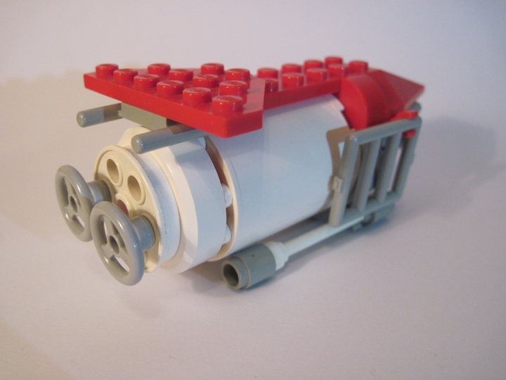 LEGO MOC - Submersibles - Глубоководный обитаемый аппарат 'Мир-3': Аппарат оснащён двумя винтами и двумя корректирующими гидрореактивными двигателями