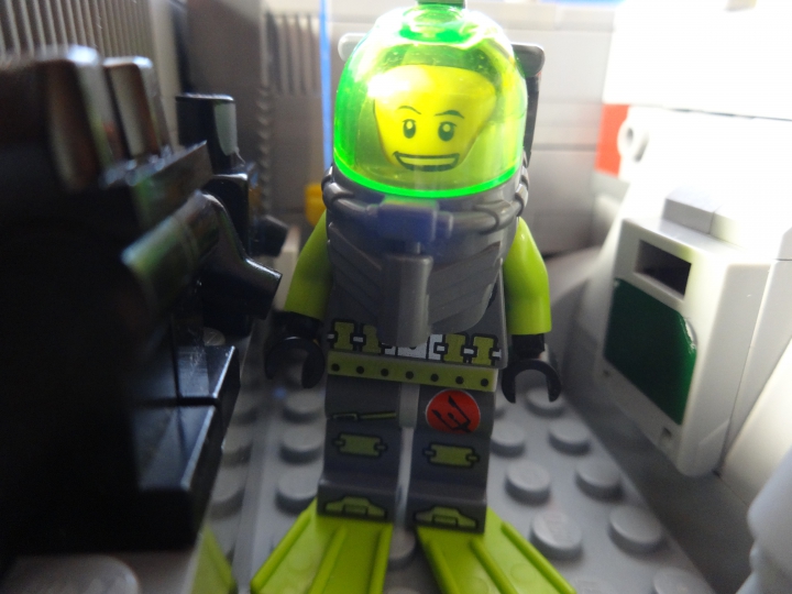 LEGO MOC - Submersibles -  Глубоководный исследовательский батискаф: теперь он готов вылезти наружу и уточнить местонахождения сундука.