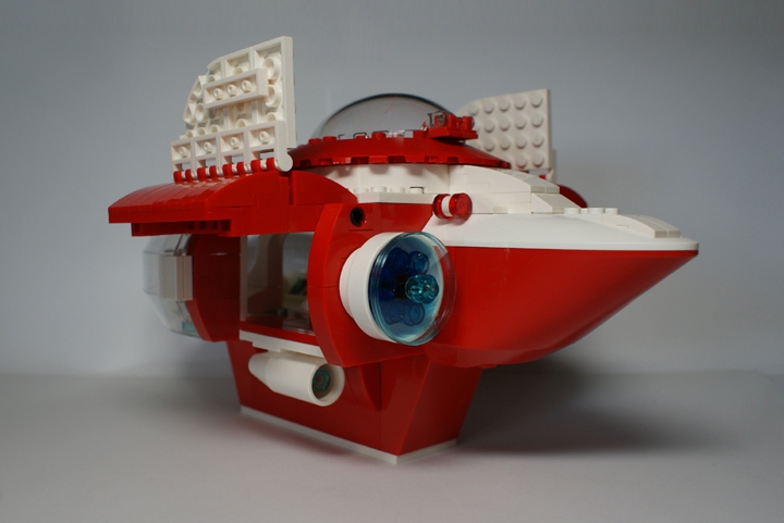 LEGO MOC - Submersibles - Грузовая подводная лодка CS-R32: В задней части находится машинное отделение