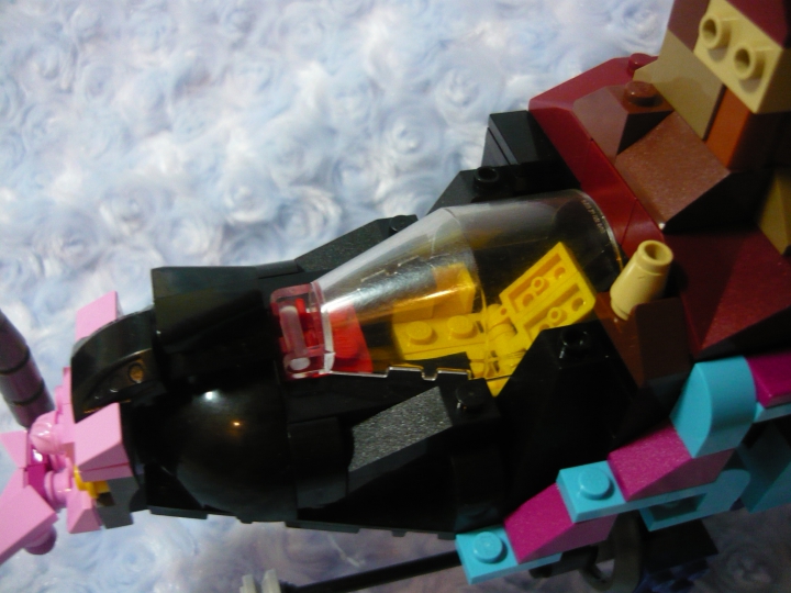 LEGO MOC - Submersibles - 'Спасение из Заоблачной Дали на подлодки мастеров'.: Часть Бэтмена. Кабина управления.