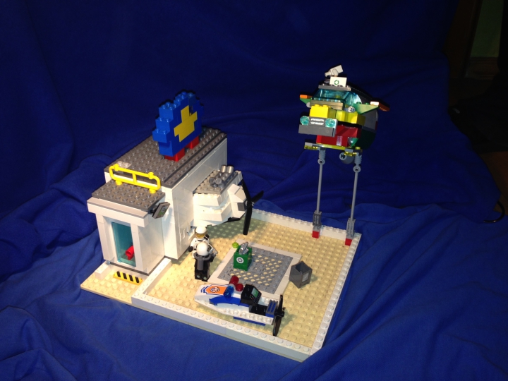 LEGO MOC - Submersibles - Школа навигации батискафов (2050г.): Вот и школа навигации батискафов. Присмотритесь и вы увидите, как батискаф врезался в школу.