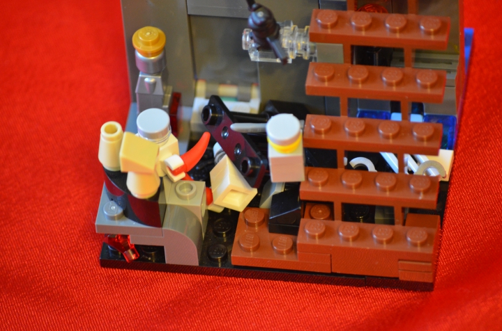 LEGO MOC - Battle of the Masters 'In cube' - Атака на Темный Замок: …для большого побега! Один из стражей был ликвидирован во время взрыва, но осталось еще трое.
