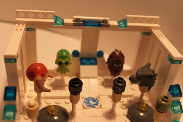 LEGO MOC - Инопланетная жизнь - Последняя жертва: А вот и предыдущие 'счастливчики' - большое разнообразие инопланетных видов