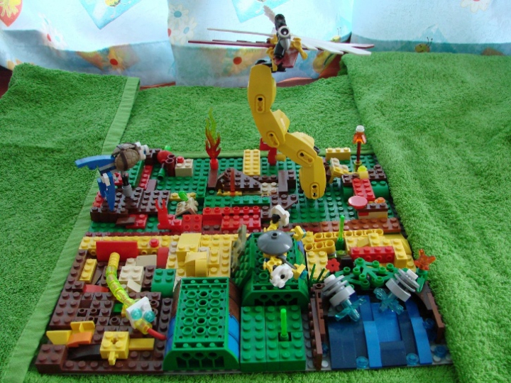 LEGO MOC - Инопланетная жизнь - Вторая Земля: Цветущую планету с бурной зеленью и необыкновенными животными. 