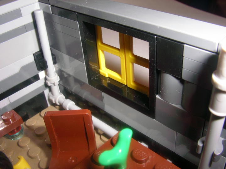 LEGO MOC - Joy and Sadness of Great Victory - Возвращение солдата домой: Трубы под окном.(написал чтобы все поняли)