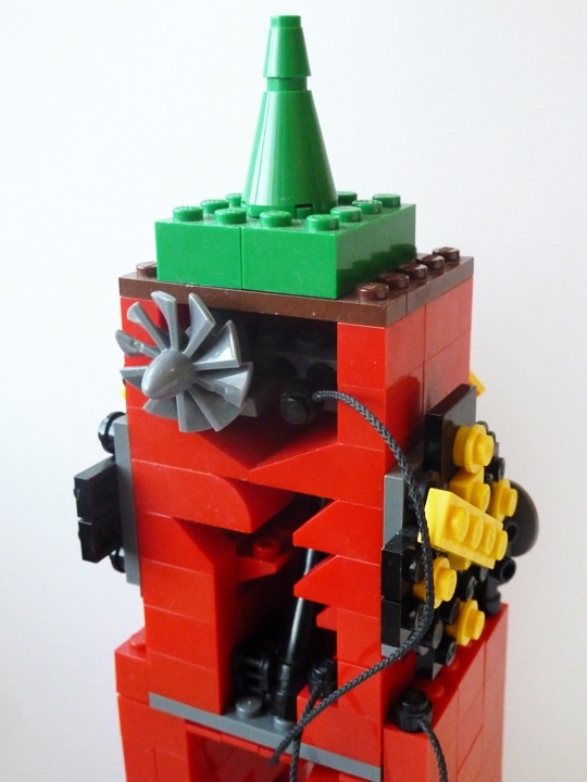 LEGO MOC - Joy and Sadness of Great Victory - БТР на параде Победы: У часов сложное устройство