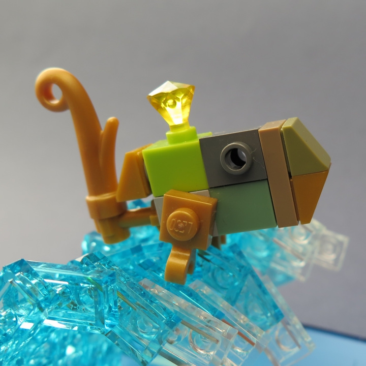 LEGO MOC - Russian Tales' Wonders - The Tale of the Fisherman and the Fish: Удивился старик,  испугался:<br />
он рыбачил тридцать лет и три года <br />
и не слыхивал, чтоб рыба говорила.<br />
Отпустил он рыбку золотую<br />
и сказал ей ласковое слово:<br />
'Бог с тобою, золотая рыбка!<br />
Твоего мне откупа не надо;<br />
ступай себе в синее море,<br />
гуляй там себе на просторе'.