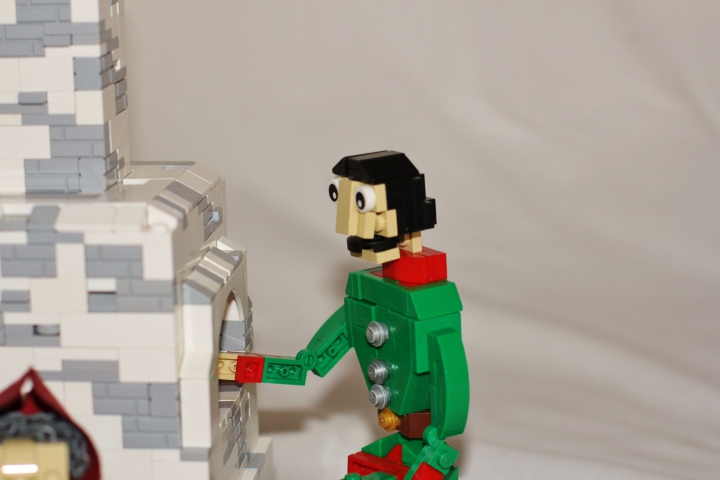 LEGO MOC - Russian Tales' Wonders - Stone Soup (Axe Kasha): Солдат варит кашу, тихонько посмеиваясь себе в усы: он и не подозревал, что сможет  поесть сегодня.