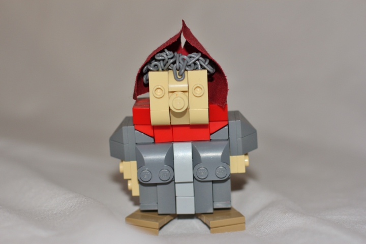 LEGO MOC - Russian Tales' Wonders - Stone Soup (Axe Kasha): Баба Лукерья, старая скупердяйка, имеющая солидные съестные припасы, не желающая их с кем-либо делить.